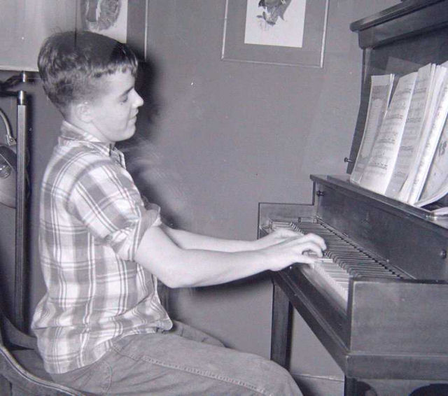 Dave Robinson at the piano